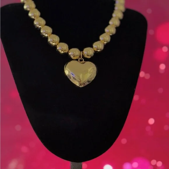 Gold Heart Pendant Necklace - Picture 2 of 4